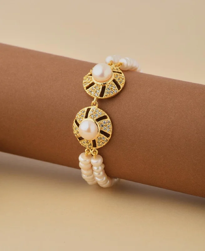 Ladies bracelets hypoallergenic-Elegant and classy Pearl Bracelet