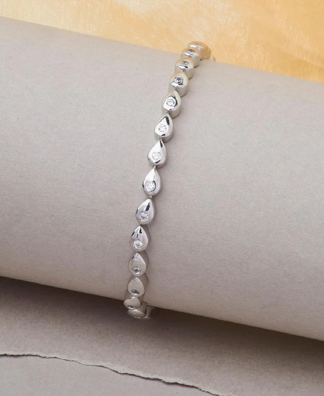 Ladies bracelets viral designs-Pretty Stone Studded Silver Bracelet