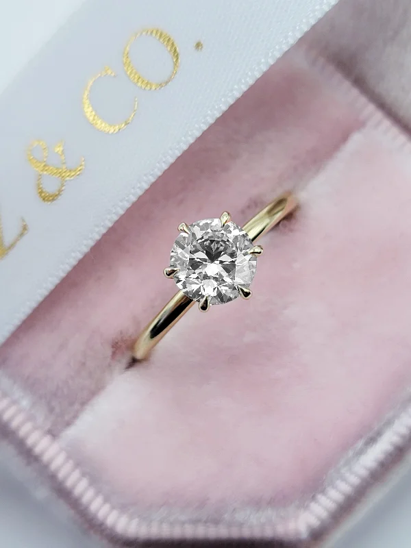 Ladies engagement rings vintage-inspired-1.02 Carat Lab Grown Round Brilliant Cut Solitaire Diamond Engagement Ring in Yellow Gold