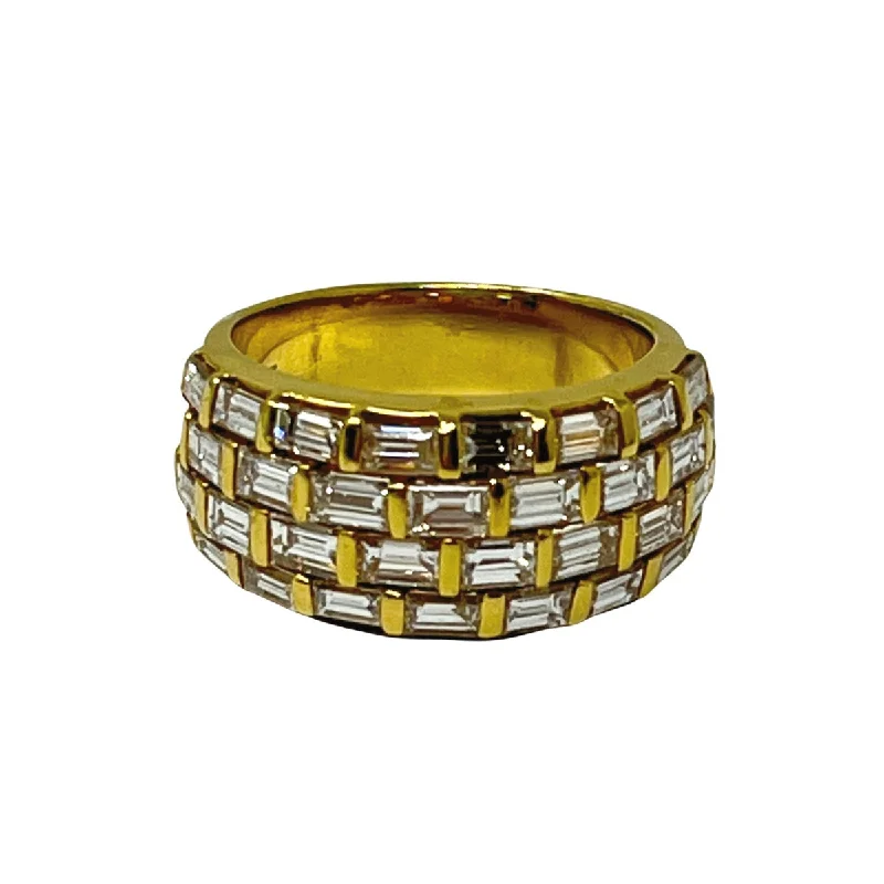 Ladies ring investment piece-18K Gold Ring with 32 Baguette Diamonds