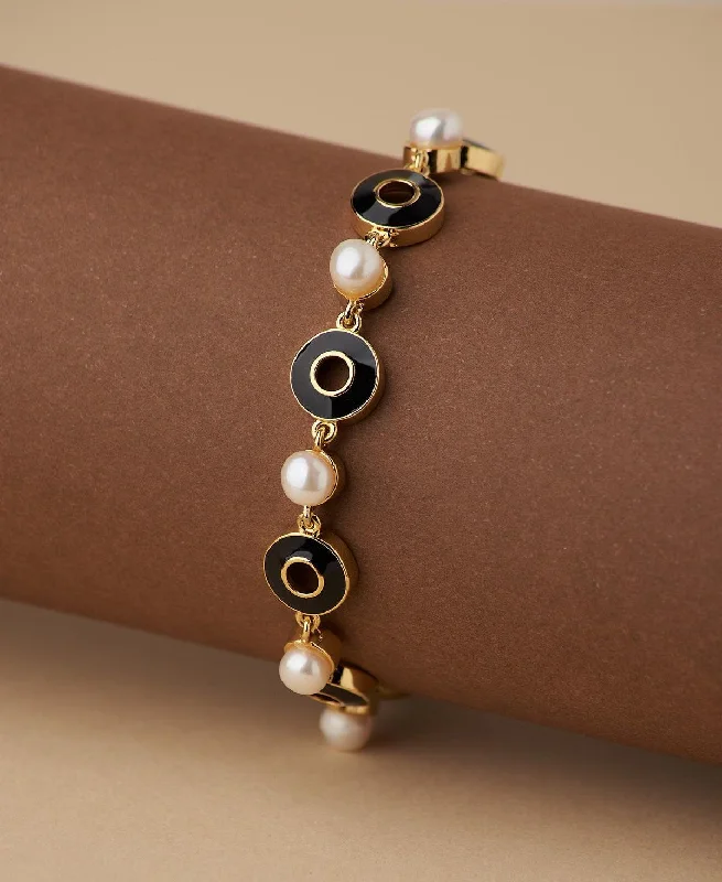 Ladies bracelets lightweight feel-Fashionable Pearl Enamel Bracelet