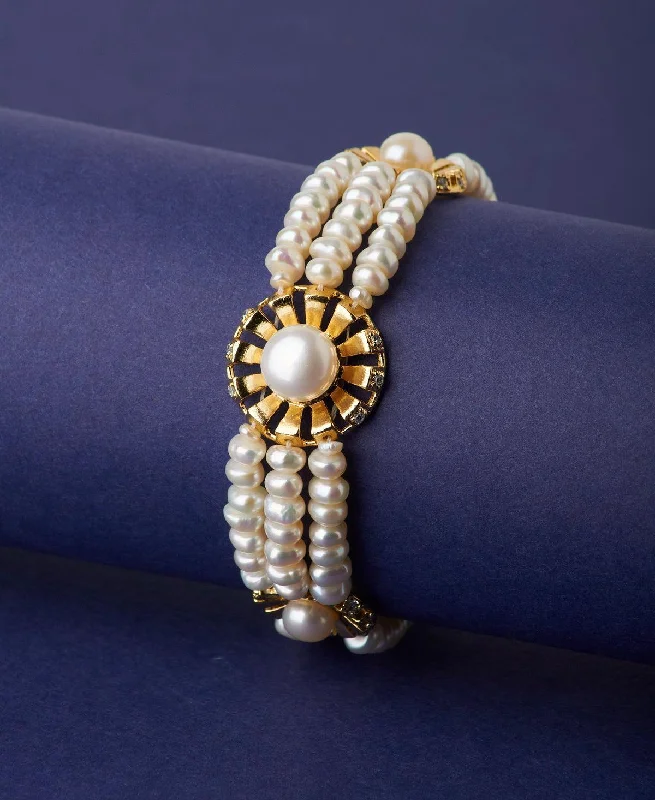 Ladies bracelets modern appeal-Floral Real Pearl Bracelet