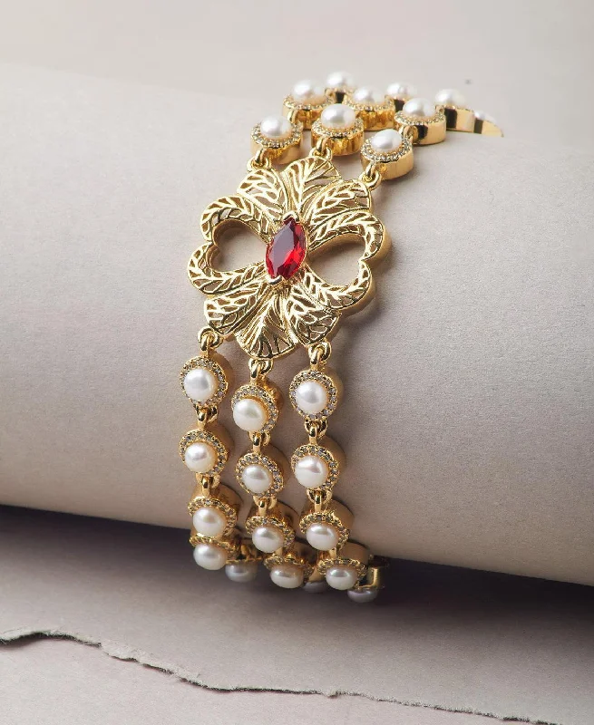 Ladies bracelets cute styles-Gorgeous Gold Pearl Bracelet