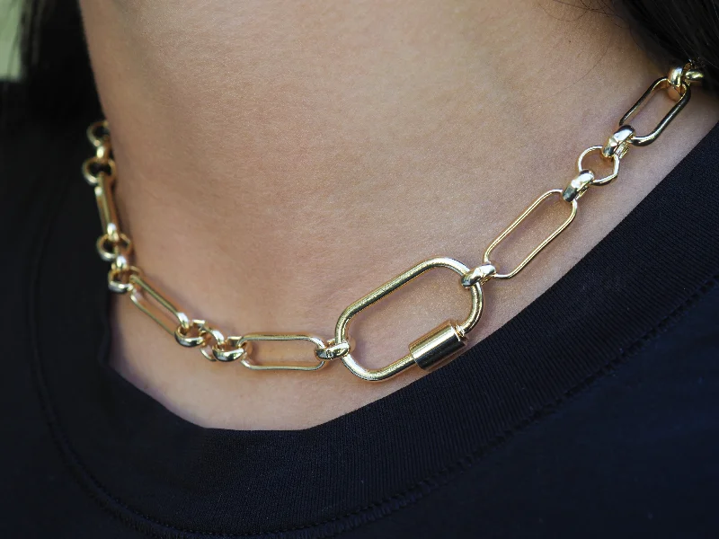 Ladies necklaces gift options-RINN OVAL LINK CARABINER NECKLACE