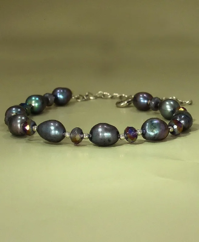 Ladies bracelets light luxury-Elegant and classy Pearl Bracelet