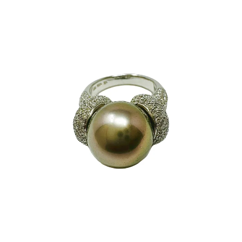 Ladies ring animal theme-18K White Gold Ring with Tahitian Pearl and Diamonds