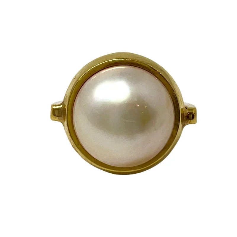 Ladies ring jade pairing-Cellino 18K Gold Ring with Mabe Pearl