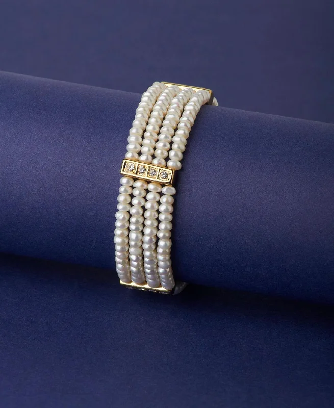 Ladies bracelets international brands-Classic and Elegant Real Pearl Bracelet