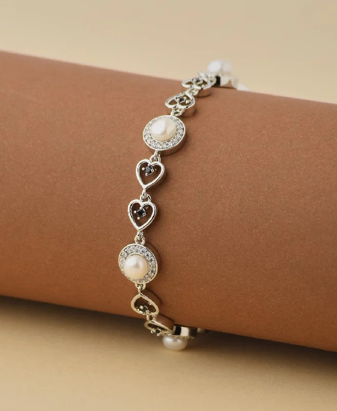 Ladies bracelets hypoallergenic-Fashionable Stone Studded Real Pearl Bracelet