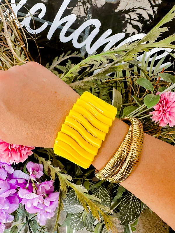 Ladies bracelets creative designs-Yellow Chunky Statement Stretch Bracelet