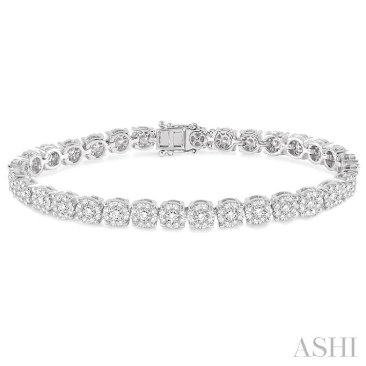 Ladies bracelets girlfriend picks-5 Ctw Round Cut Diamond Lovebright Bracelet in 14K White Gold